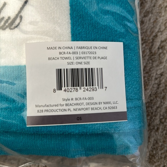 Beach Riot beach towel - NEW - Picture 3 of 3